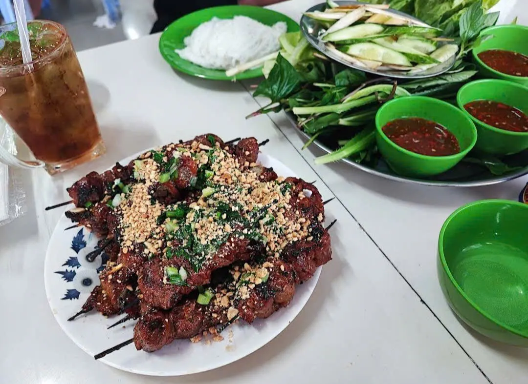 Tu Huong grilled beef: Over two decades of flavor and points to reconsider