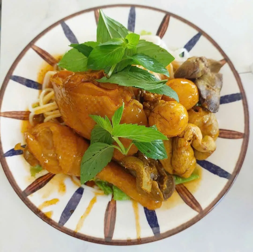Co 9 Ca Mau spicy silkworm noodle eatery: Bringing the full flavor of Dat Mui to Tay Do