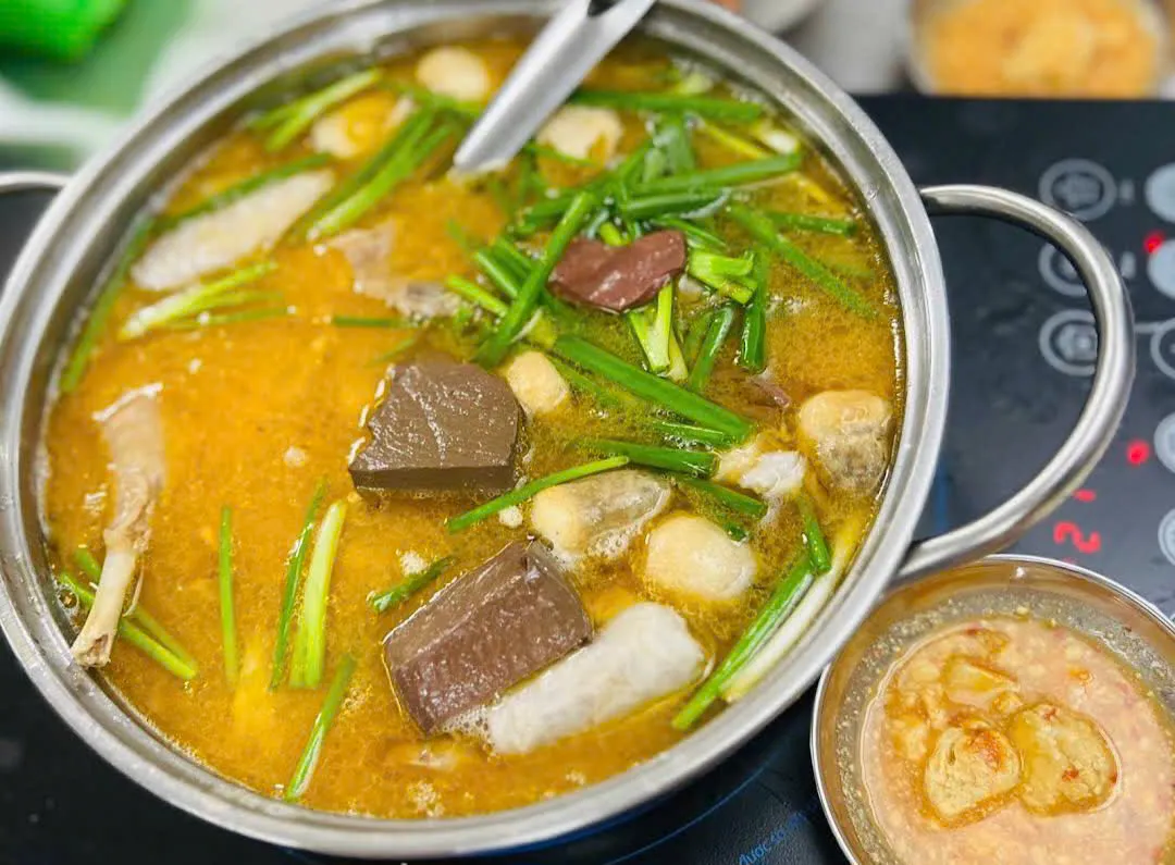 Thanh Giao duck and fermented fofu hotpot: The rich flavor of the Western Capital (Tay Do)