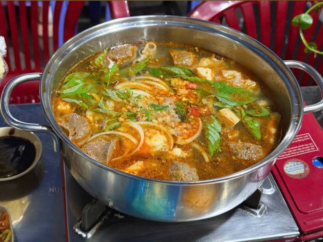 Tron beef hotpot: A comforting late-night hangout spot