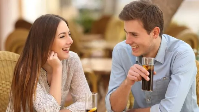 Ứng dụng hẹn hò giúp chúng ta tìm người yêu hay càng thêm cô đơn?