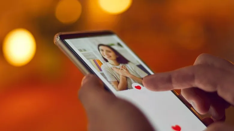 10 benefits of online dating: When technology does more than help you find love
